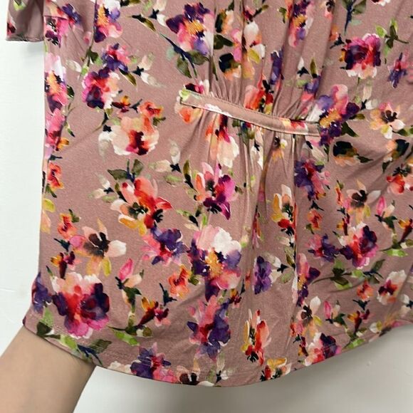 So luxe and feminine dolan anthropologie blouse - Picture 9 of 9